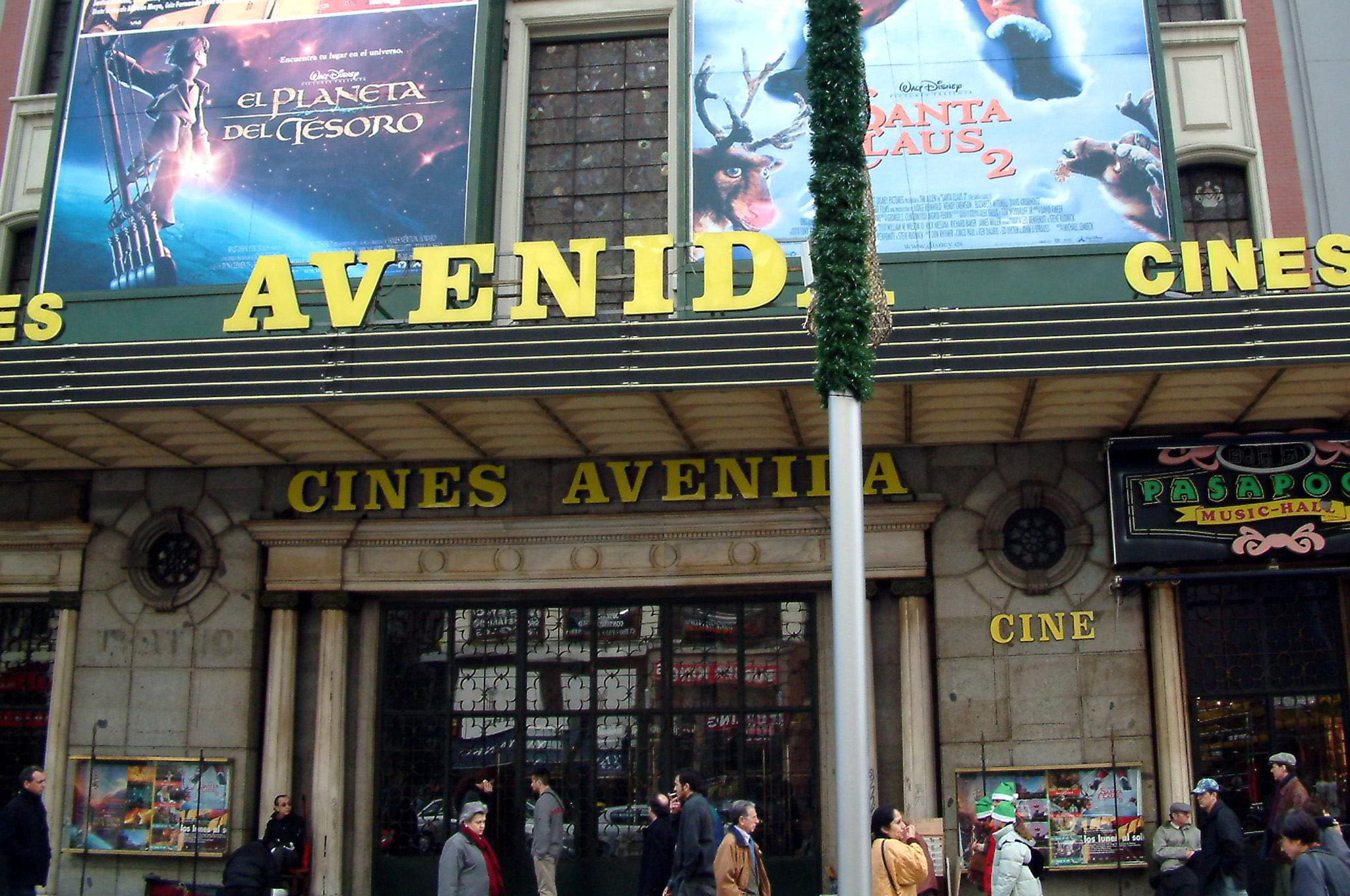 cines 3.jpg